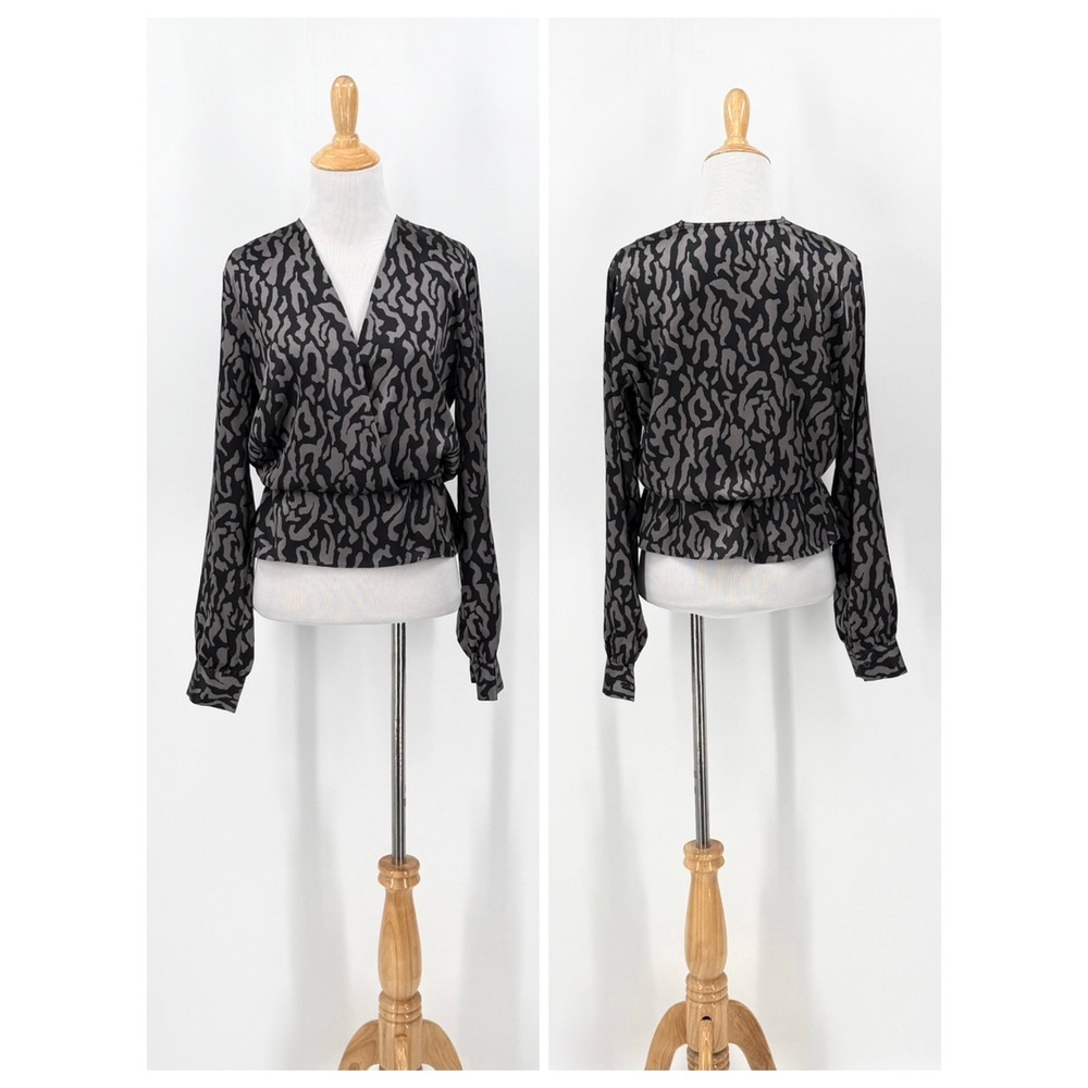 ARITZIA TALULA Peplum Wrap Top Medium Gray Black Animal Print Silk V-Neck Blouse